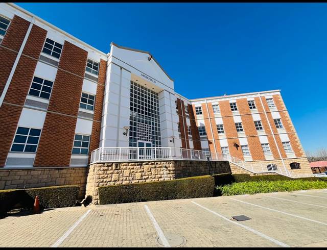 360M² OFFICE TO LET IN FOURWAYS